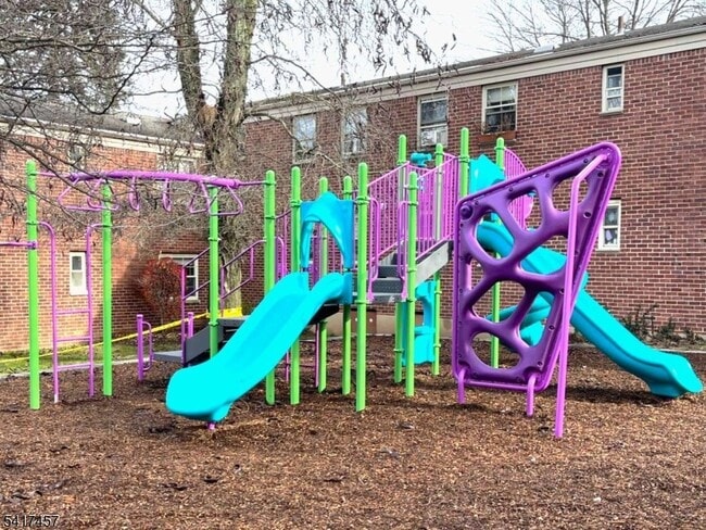 Building Photo - 48 Southgate Rd