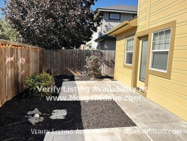 Building Photo - 10249 W Kingsbriar Dr