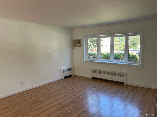 Building Photo - 63 I U Willets Rd