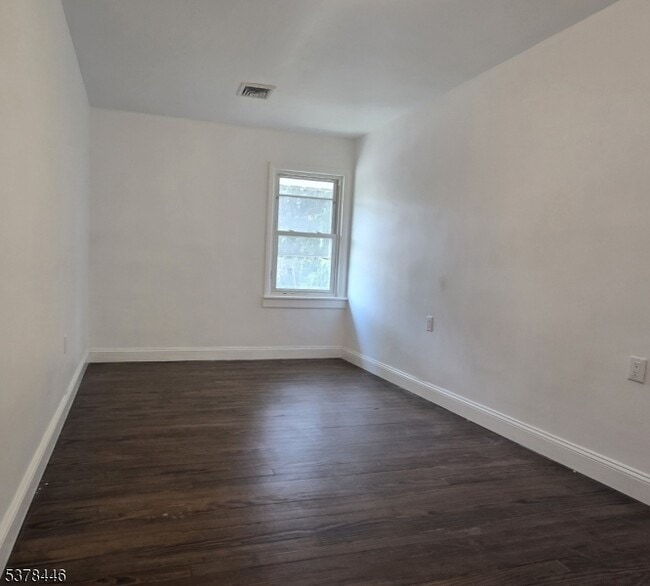 Building Photo - 128 2nd St
