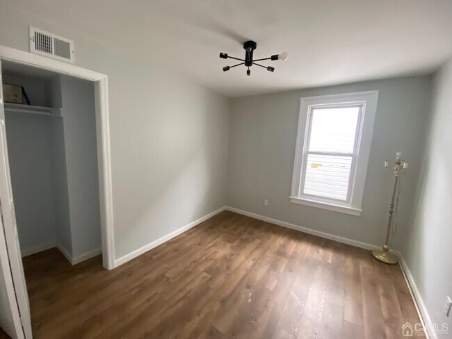 Building Photo - 24 Joyce Kilmer Ave