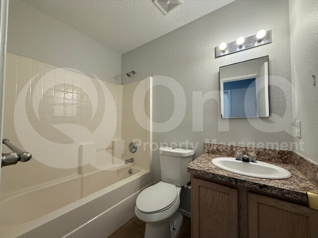 Building Photo - 4240 Hunters Creek Dr