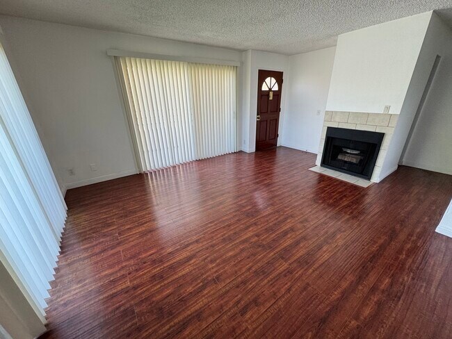 Building Photo - 2620 S Barrington Ave