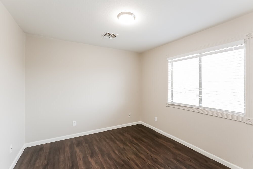 Building Photo - 9243 W Salter Dr