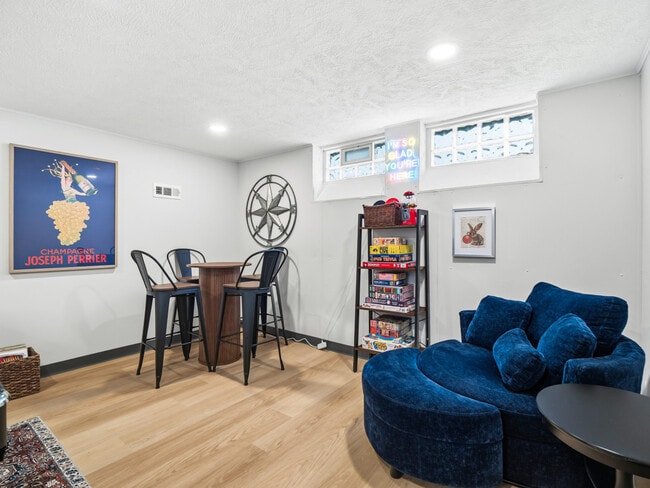 Building Photo - 3746 Northwood Rd