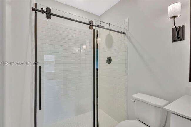Building Photo - 301 Silver Sands Ln
