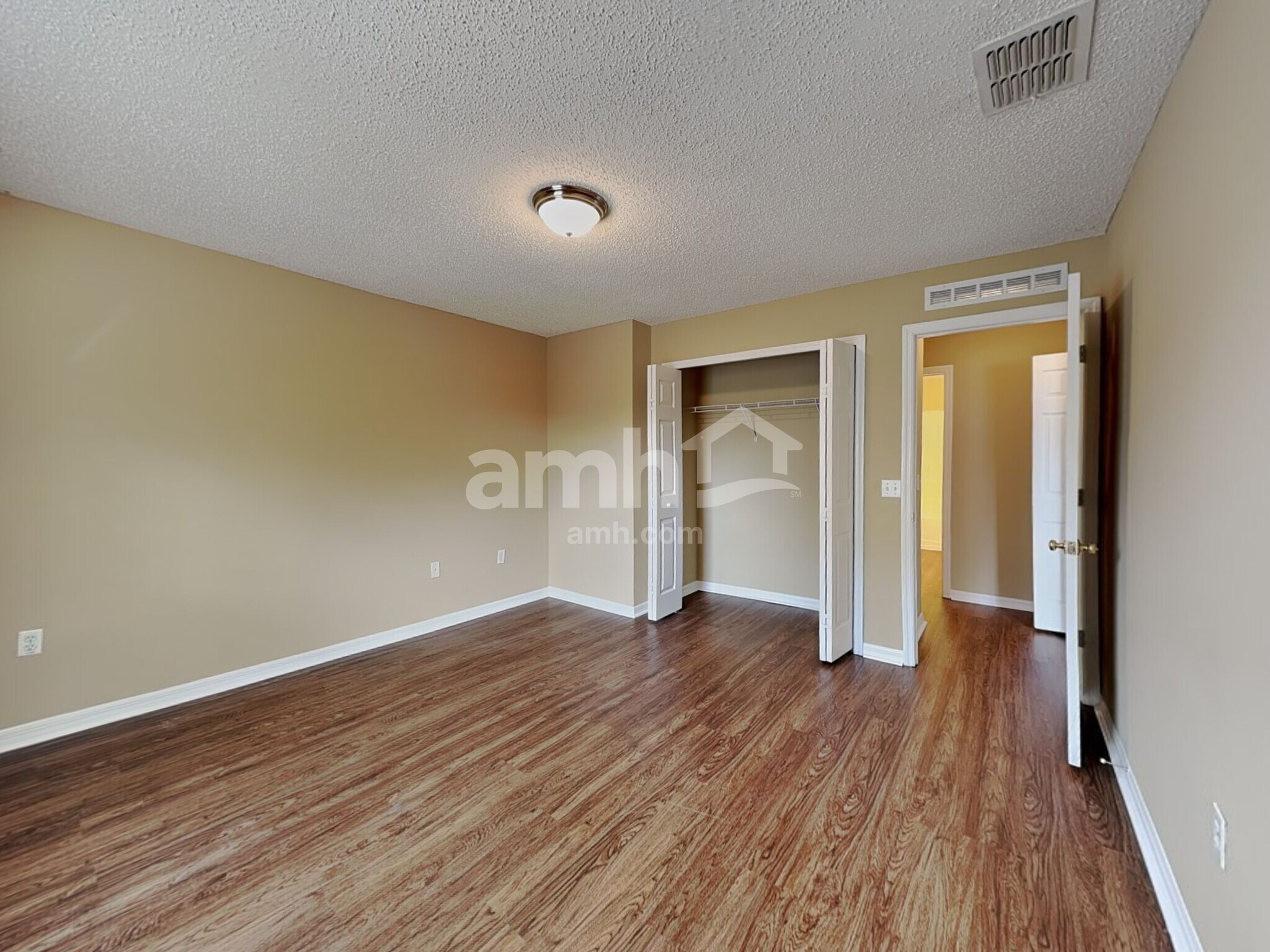 Building Photo - 16452 Corner Lake Dr