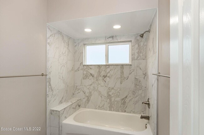 Building Photo - 382 Cypress Point Dr