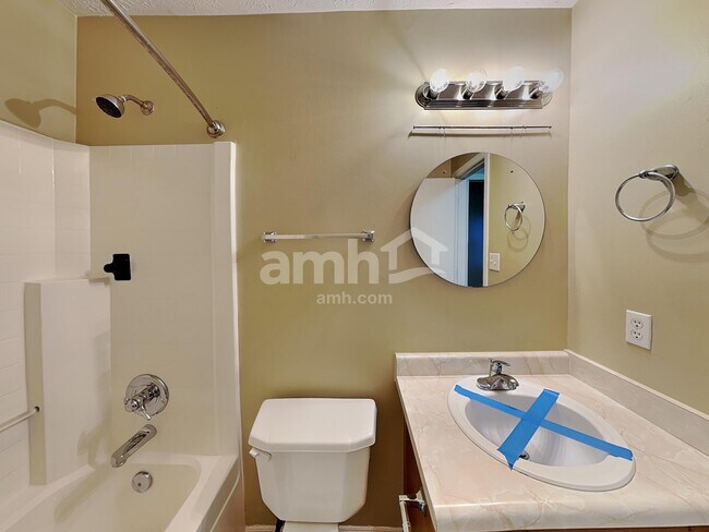 Building Photo - 2040 Theodore Dr