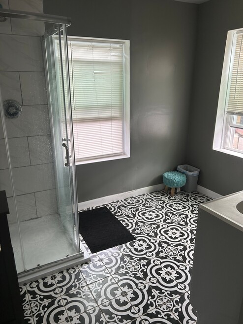 Building Photo - 1315 S Hicks St