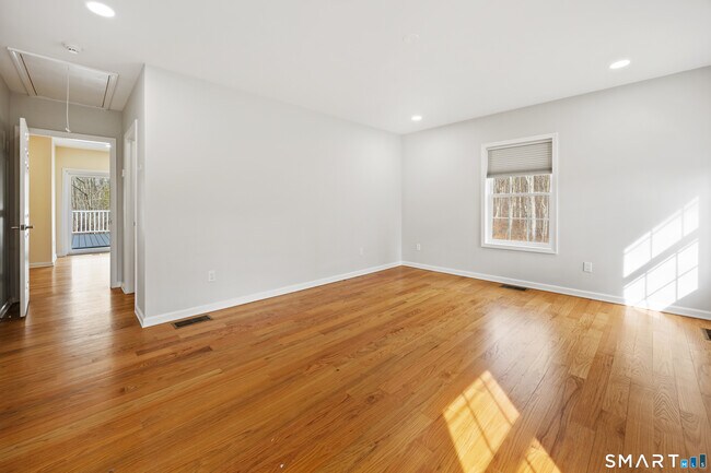 Building Photo - 34 Hi-Ann Ct