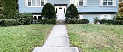Building Photo - 12 Lakewood Dr
