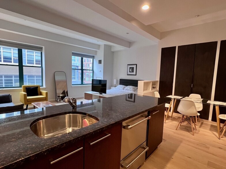 Building Photo - 40 Fay St