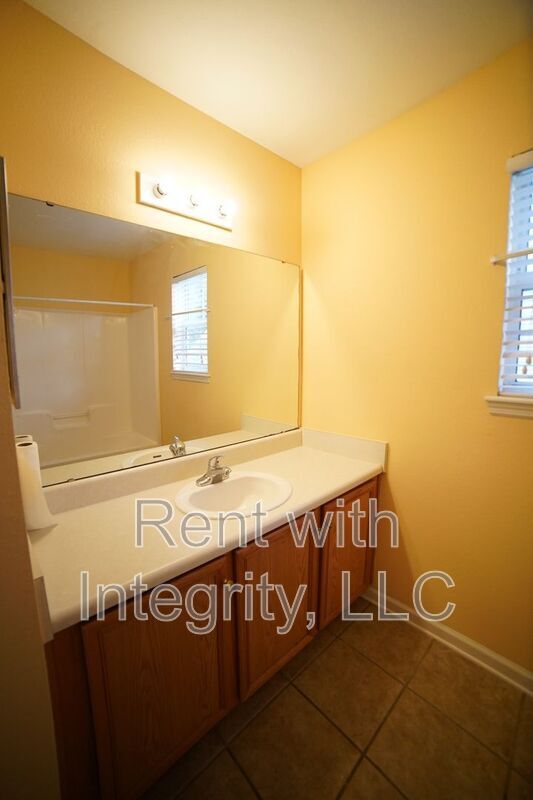 Building Photo - 2738 W Tharpe St