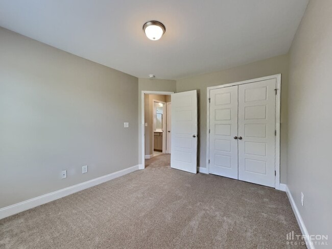 Building Photo - 121 Fish Whistle Ct