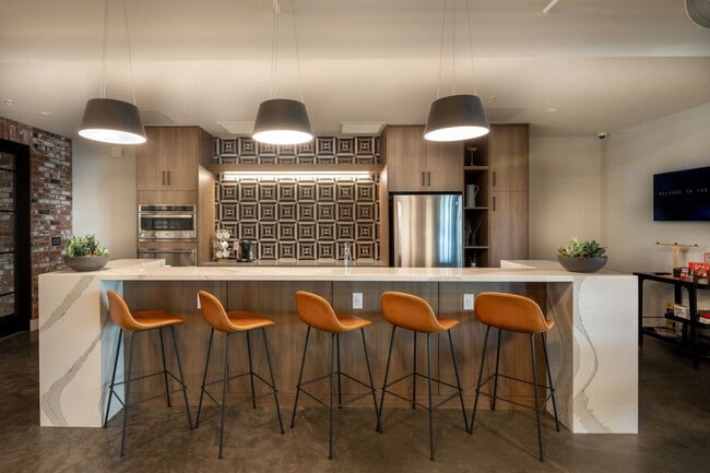 Building Photo - 4225 N 32nd Pl