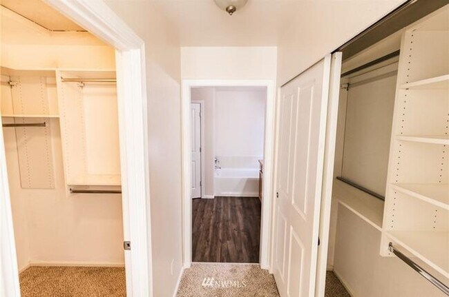 Building Photo - Premier Lake Stevens Living: Top-Rated Schools & Walkable Parks