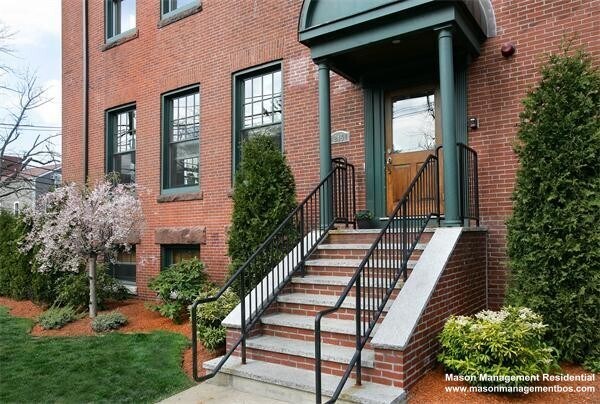 Building Photo - 245 Beacon St