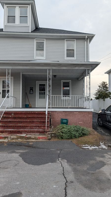 Building Photo - 20 1/2 Rock St