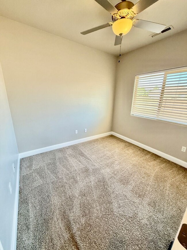 Building Photo - 4 Bedroom Home for Rent
