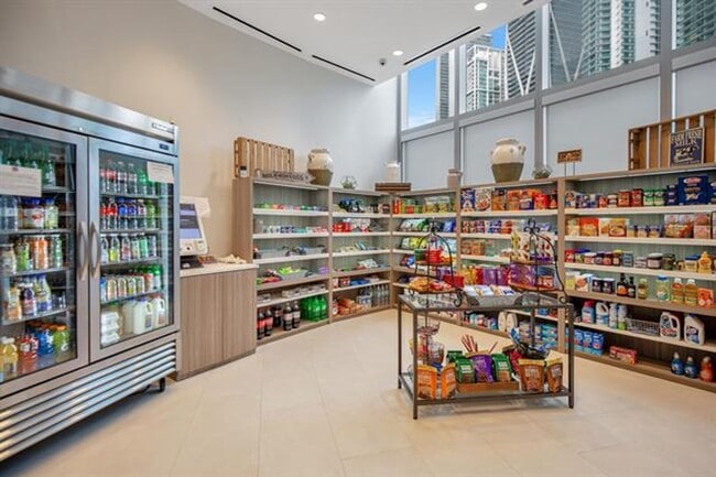 Building Photo - 851 NE 1st Ave