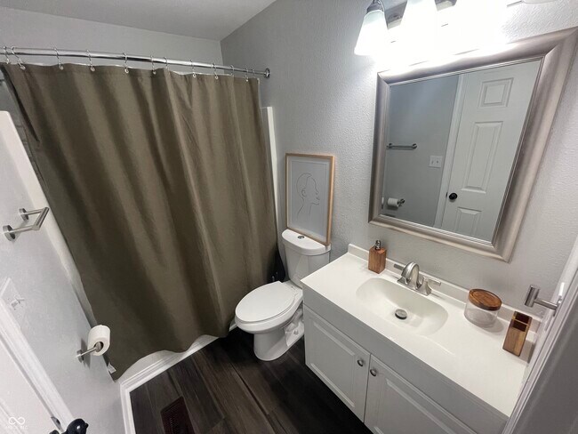 Building Photo - 3020 Skylar Ln