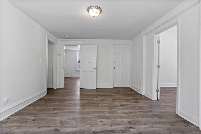 Building Photo - 8 Delaware St