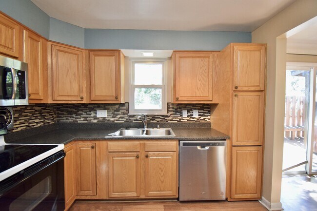 Building Photo - 1800 Keith Dr