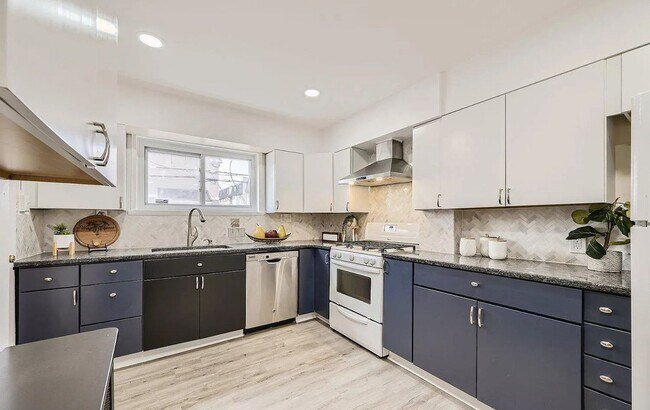 Building Photo - 1212 N Bentalou St