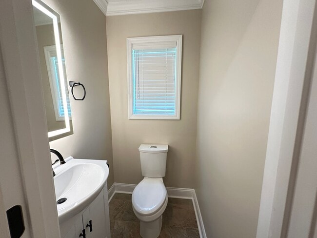 Building Photo - 408 Branch St