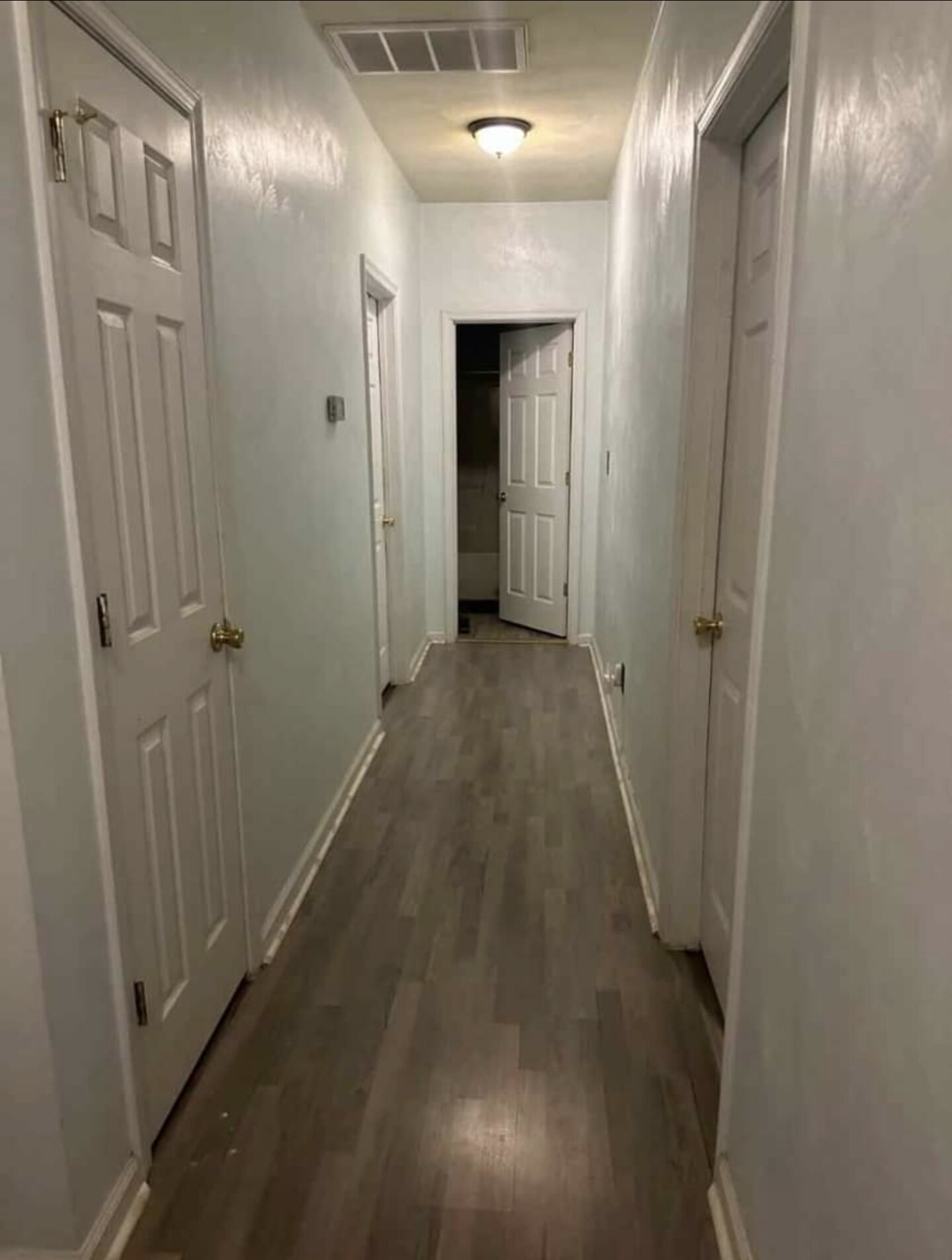 Building Photo - 307 W 32nd St