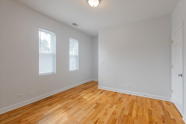 Building Photo - 1234 W 49th Pl