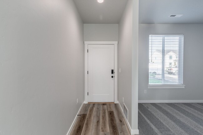 Building Photo - New 4 Bed 2.5 Bath House in Star
