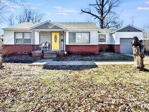 Building Photo - Lovely 3-Bedroom Home with Fenced Yard and...