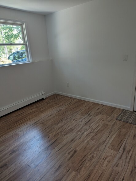 ground floor office - 544 Drakestown Rd
