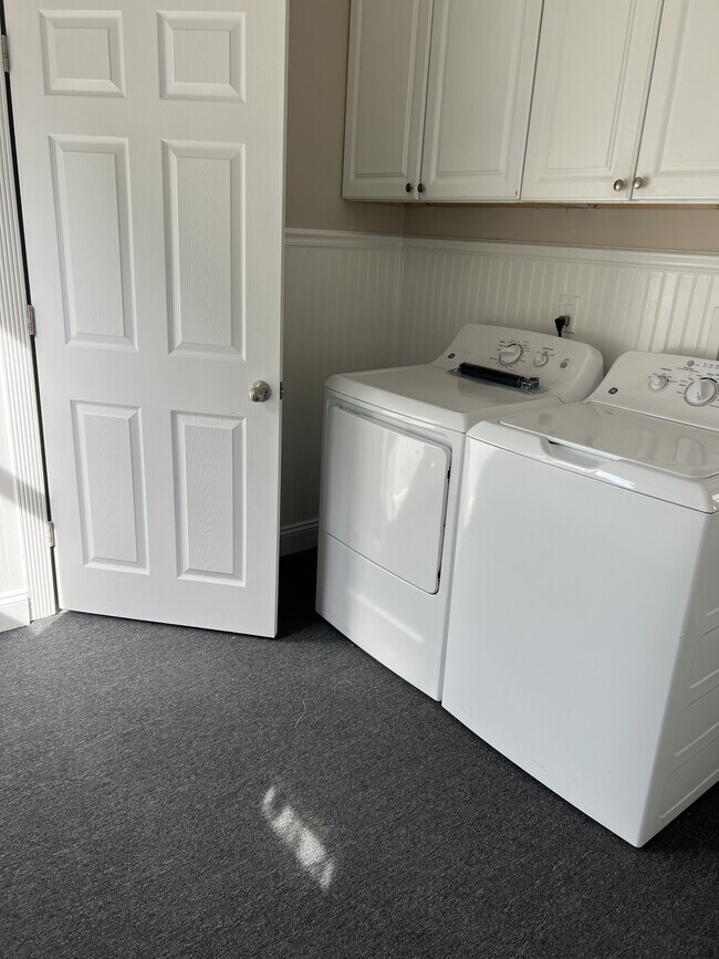 Building Photo - 230 Mercer St