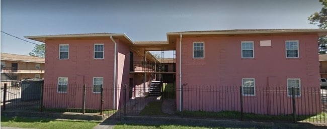 Primary Photo - Taylor Village