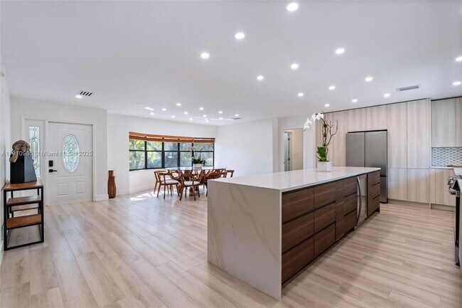 Building Photo - 12511 SW 13th St