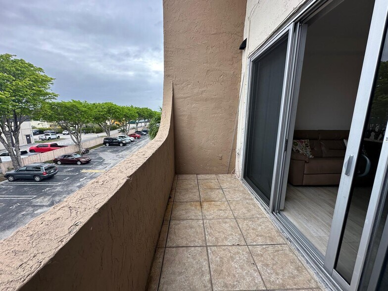 Building Photo - 10900 SW 104th St