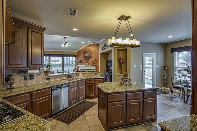 Building Photo - 9422 Cheslyn Ct