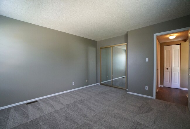 Building Photo - 282 Cobblestone Dr
