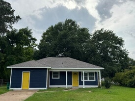 Building Photo - 5700 Eastwood Dr