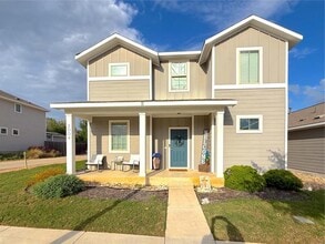 Building Photo - 2004 Pecan Island Dr