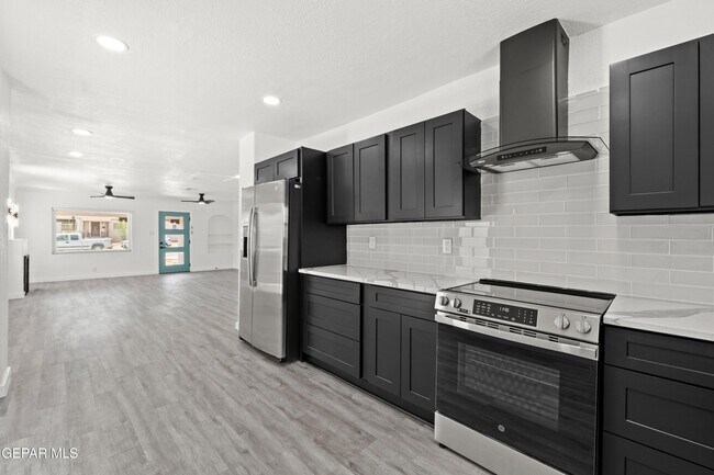 Building Photo - 3221 N Stanton St