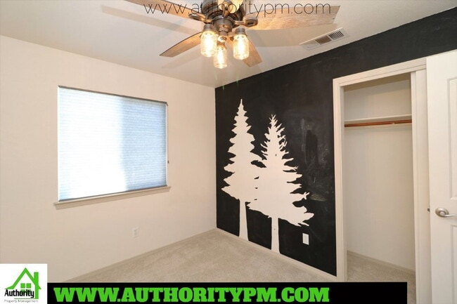 Building Photo - 1526 Imperial Dr