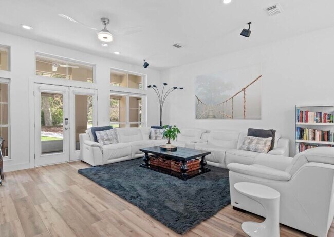 Building Photo - 24 Captiva Cir