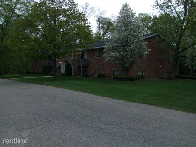 Building Photo - 2 br, 1 bath Apartment - Martin House Apts 32
