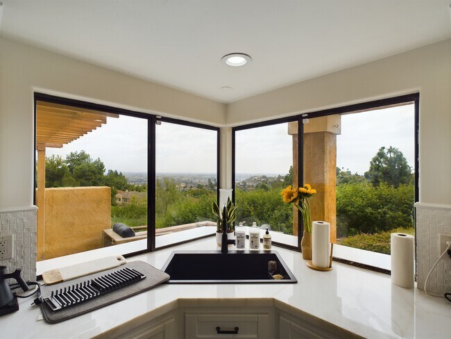 Building Photo - 2543 Caminito Muirfield