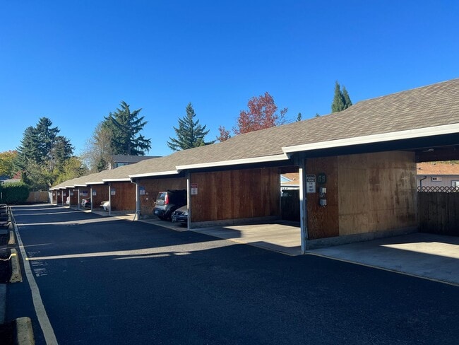 Building Photo - BIGGER and BETTER ONE BEDROOM in Hazelwood - Available June 1st - REMAINDER of JUNE RENT FREE - C...