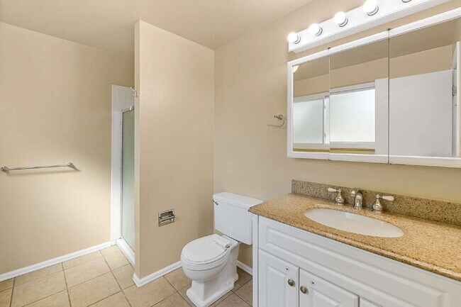 Building Photo - 3-Bedroom with A Flex Room Multi-Level Home with Fresh Paint, Refreshed Deck, and Multiple Living...
